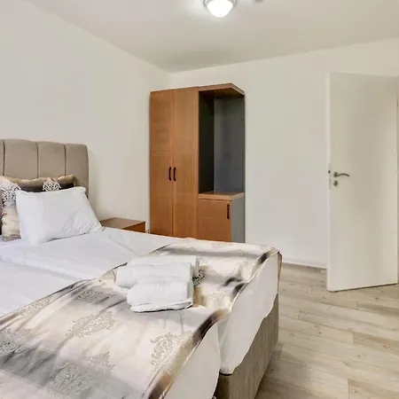 Apartment Pleasant Near Centre *